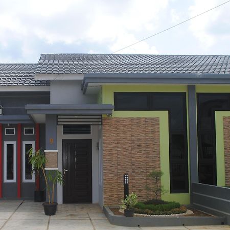 Golden Hawaii Villa Singkawang Extérieur photo